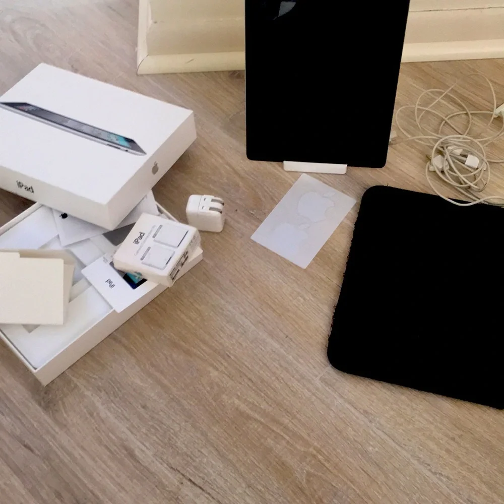 Apple I pad 16G 3G and accessories